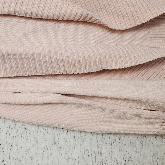 Soma Pale Pink Chenille Cocoon Wrap - Picture 3 of 6